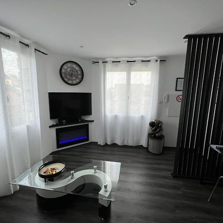 Appart De Luxe Tout Confort Jusqu A 4 Personnes Apartment Triel-sur-Seine ภายนอก รูปภาพ