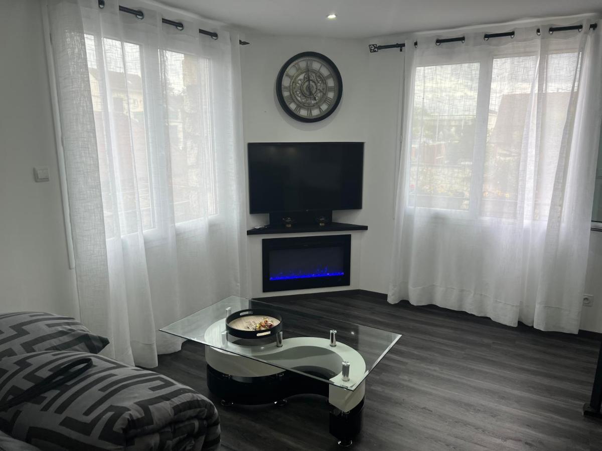 Appart De Luxe Tout Confort Jusqu A 4 Personnes Apartment Triel-sur-Seine ภายนอก รูปภาพ